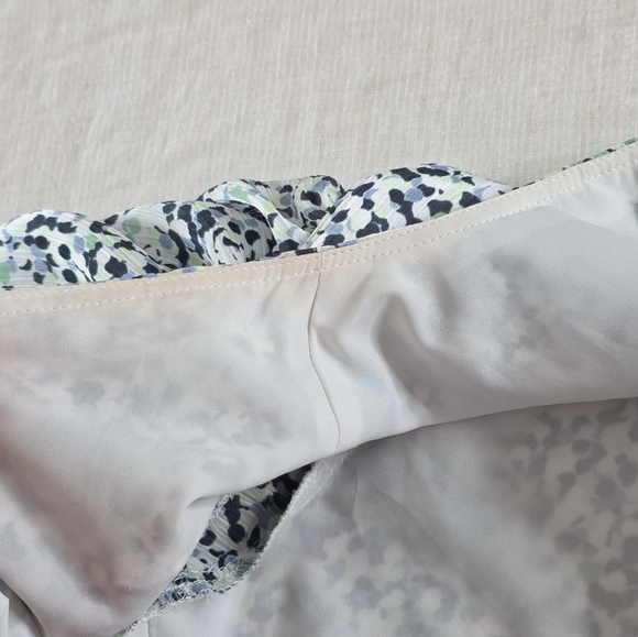 Club Monaco High-Low Easy Midi Wrap Dress in Abstract Polka Dot Print, Size 10 - Picture 15 of 16